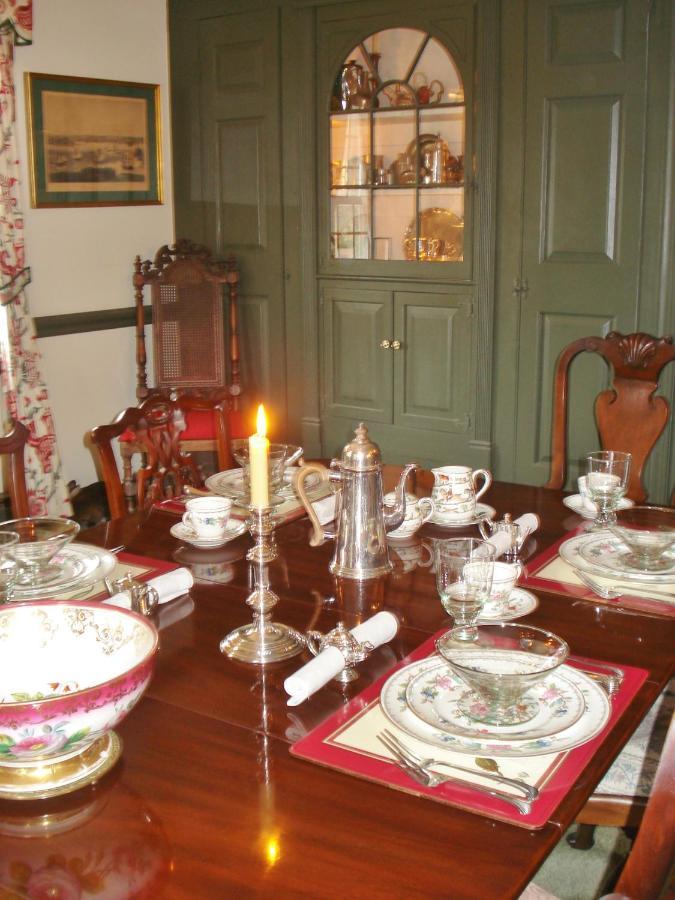 Newport House Bed & Breakfast วิลเลียมส์เบิร์ก ภายนอก รูปภาพ