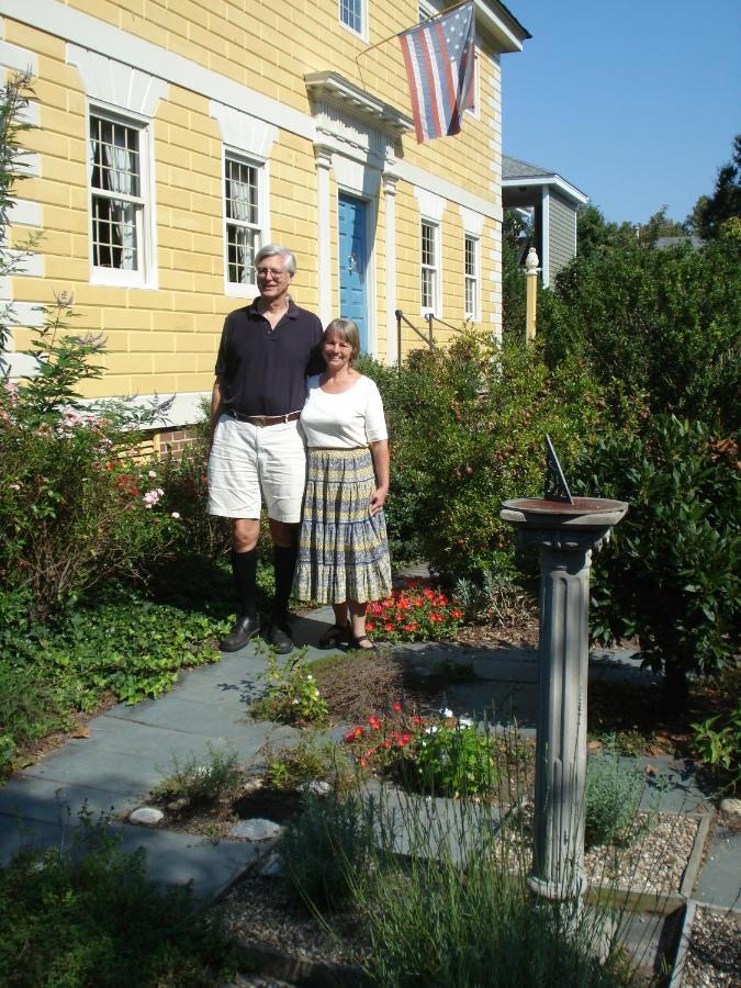 Newport House Bed & Breakfast วิลเลียมส์เบิร์ก ภายนอก รูปภาพ